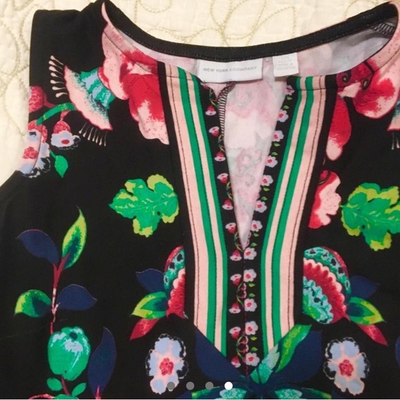 🎉HOST PICK🎉 XXS New York & Company Tribal Floral Bodycon Dress - Picture 4 of 4